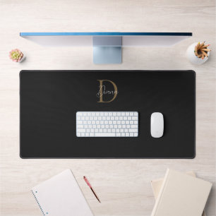 Chic Midnight Black Mossy Gold Script Monogram Schreibtischunterlage