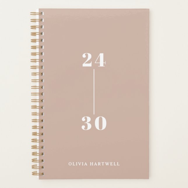 Chic Minimal Dusty Pink Typografie Wochen Monatsze Planer (Vorderseite)