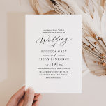 Chic Minimal Moderne Skripthochzeit Einladung<br><div class="desc">Diese schicke Einladung zum Hochzeitsfeiern beinhaltet einen modernen Script-Kalligrafietext,  gepaart mit einem klassischen Serif-Schriftart in schwarz,  mit einem anpassbaren Monogramm auf der Rückseite. Für erweiterte Änderungen,  unter Personalisieren —> Bearbeiten mit dem Entwurfswerkzeug. Matching-Elemente verfügbar.</div>