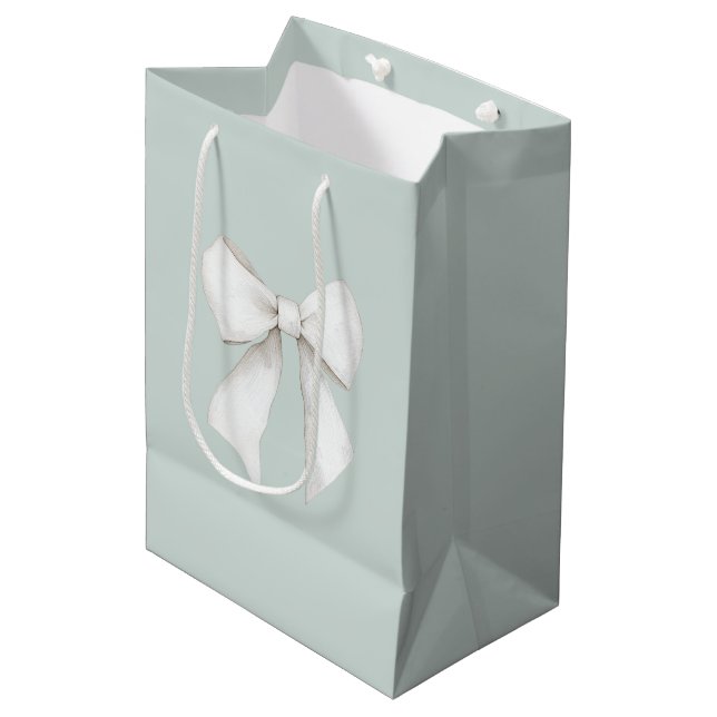 Chic Mint Green White Hearts Brautparty Mittlere Geschenktüte (Vorderseite Schrägansicht)