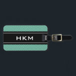 Chic Minze 3 Buchstaben Monogramm Gepäckanhänger<br><div class="desc">Personalisierter 3-Buchstaben-Monogramm-Gepäckanhänger. Schwer modern aussehen. Klassisches Pfefferminzgrün,  Zickzack Schwarz-Grau-Muster Zickzag-Streifen-Design mit mit Monogramm,  weißen Anfangsbuchstaben. Elegante Geschenkidee für Damen und Herren. Ausgeklügeltes Zickzack-Design mit individueller Hintergrundfarbe. Stilvolle Typografie</div>