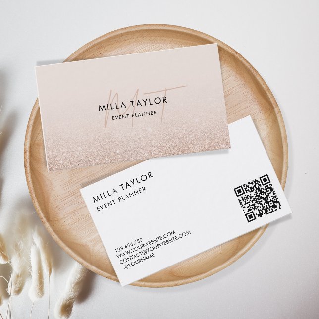 Chic Modern Blush Pink Monogram Feminine QR Code Visitenkarte (Von Creator hochgeladen)