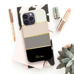 Chic Modern Stripes Muster mit Namen Case-Mate iPhone 14 Pro Max Hülle<br><div class="desc">Bedecken Sie Ihr Telefon in einem modischen Gehäuse mit schicken, modernen Streifen in schwarz, grau, rot und cremefarben eggshell weiß. Imitate-Gold-Linien trennen die Farben im Designstil. Personalisieren Sie Ihre Daten mit Ihrem Namen, Monogramm oder anderen gewünschten Text. Sie können auch den Beispielnamen löschen, wenn Sie den Fall ohne Text bevorzugen....</div>