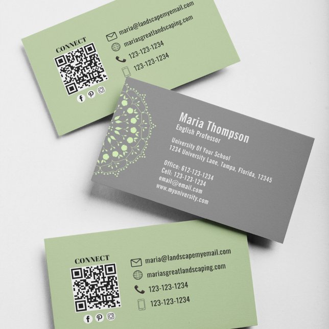 Chic-moderne professionelle grüne und graue QR-Cod Visitenkarte (Business card with green and grey contemporary design. with a scannable QR code.)