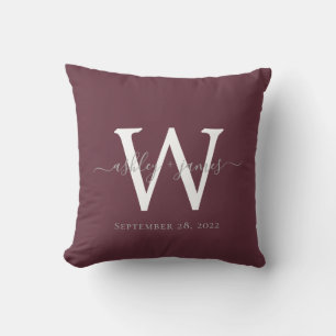 Chic Monogram Burgundy Wedding Keepake Kissen