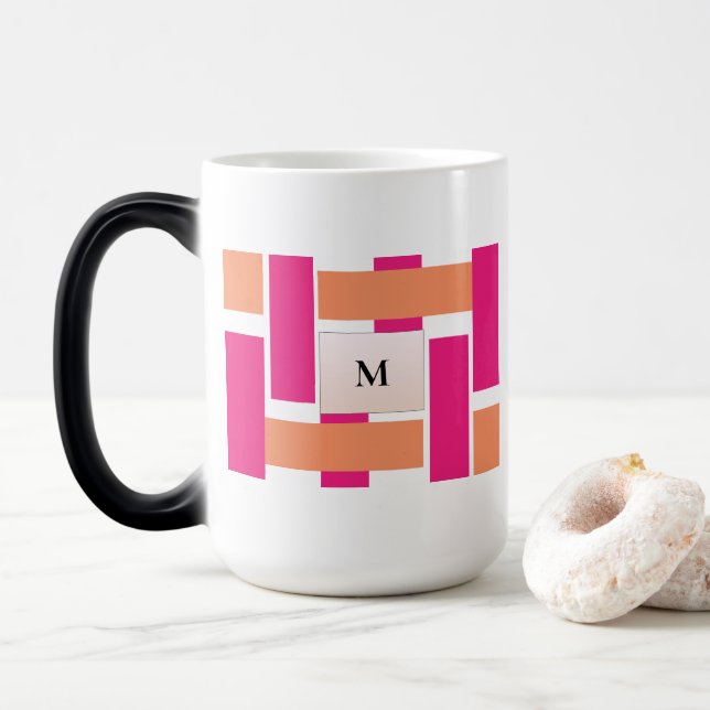 Chic Monogram Feminine Stripmuster Verwandlungstasse (Mit Donut)