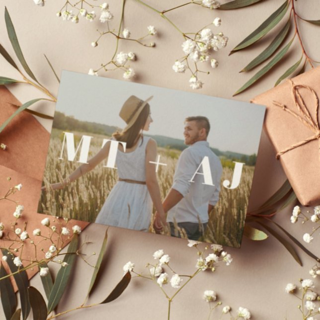 Chic Monogram Overlay-Foto Save the Date (Von Creator hochgeladen)