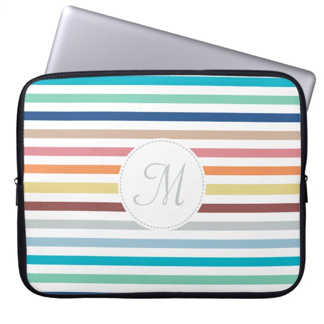 Chic Monogram Pastel Rainbow Horizontale Streifen Laptopschutzhülle (Vorderseite)