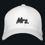 Chic Mrs. black and white niedlich Bestickte Baseballkappe<br><div class="desc">Chic Mrs. Schwarzweiß niedlich bestickte Baseballkappe Erhältlich in vielen Farben und Optionen</div>