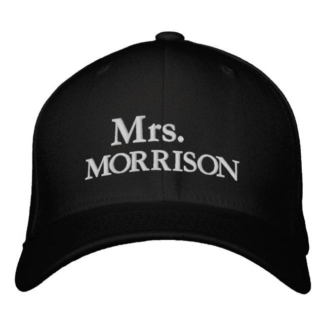 Chic Mrs Last Name schwarz-weiß Bestickte Baseballkappe (Vorderseite)