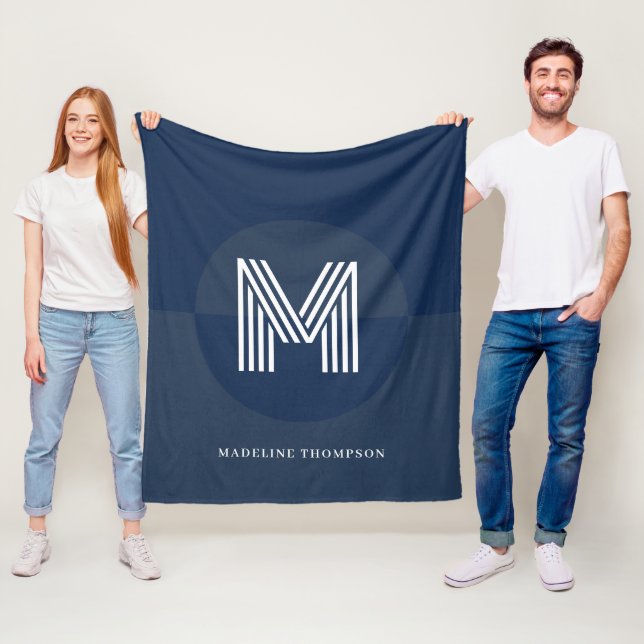 Chic Navy Blue Geometric Modern Monogram Fleecedecke (Beispiel)