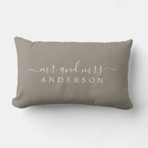Chic Newlywed Mr. Gray Monogram Lendenkissen
