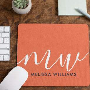 Chic Orange Minimalistisch Monogram Name and Initi Mousepad