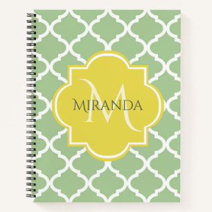 Chic Pastell Grün Quatrefoil Gelb Name Monogramm Notizbuch