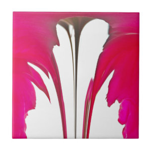 Chic phantastische Rote Rose unter dem weißen Himm Fliese