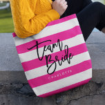 Chic Pink and White Stripes Black Team Bridge<br><div class="desc">All-Over-Print-Tasche mit den Worten "Team Bride" in schwarzem Trendskript vor einem Hintergrund aus rosa und weißen Streifen. Ideal für Hochzeiten von Brautmädchen, Trauzeugin und Blume. Weitere passende Elemente finden Sie hier https://www.zazzle.com/collections/119250194970828530?rf=238364477188679314 Personalisieren Sie sie durch Ersetzen des Platzhaltertextes. Für weitere Optionen, wie zum Beispiel den Schriftart zu ändern und seine...</div>