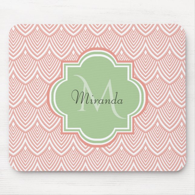Chic Pink Arched Scallops Soft Green Monogram Name Mousepad (Vorne)