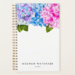 Chic Pink Blue Floral Hydrangea Garden Planer<br><div class="desc">Chic und elegante Aquarellbilder von Hydrangea-Blume in Rosa,  Blau und lila Farben. Passen Sie dieses Produkt an,  indem Sie unten Ihren Namen und das Jahr hinzufügen.</div>