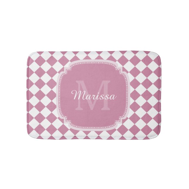 Chic Pink und White Checked Mit Monogramm Name Badematte (Vorderseite)