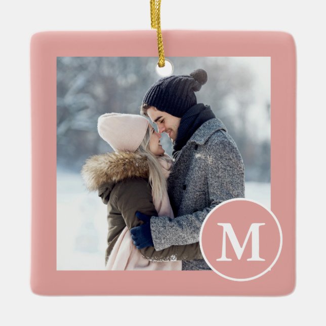 Chic Pink und White Monogram Foto Keramikornament (Vorderseite)
