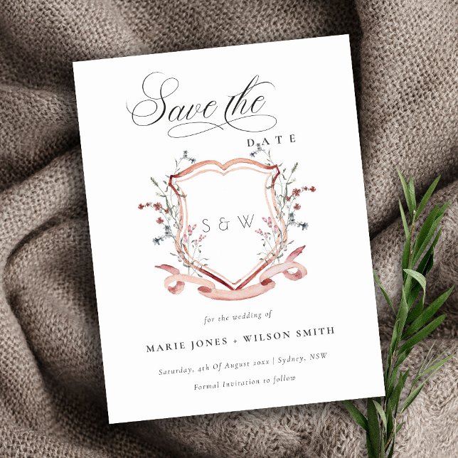 Chic Pink Wildblume Monogram Wappen Save the Date Ankündigungspostkarte (Von Creator hochgeladen)