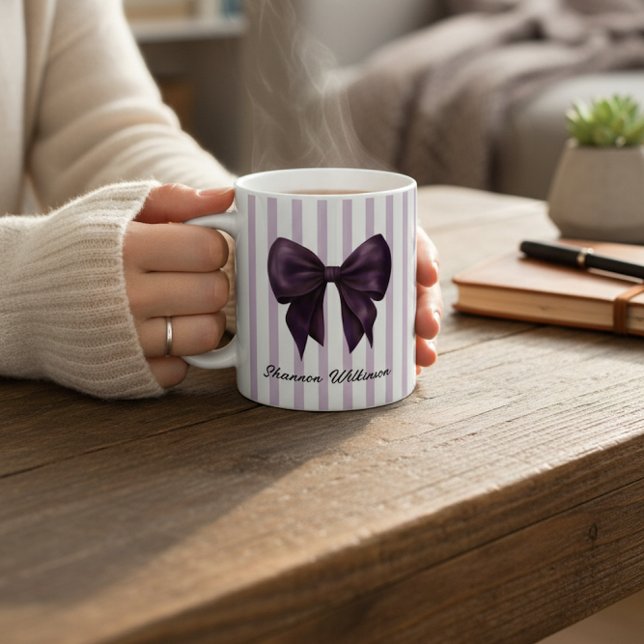 Chic Purple Bow Feminine Name Mug Kaffeetasse (Von Creator hochgeladen)