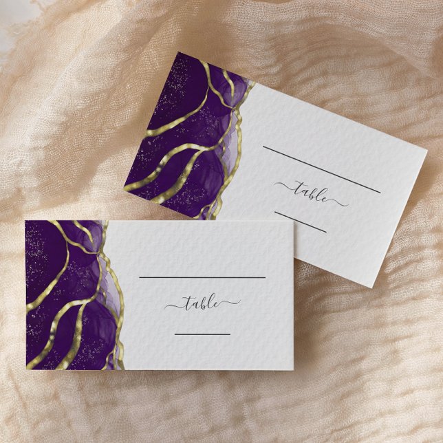 Chic Purple Gold Ink Wedding Escort Platzkarte (Von Creator hochgeladen)