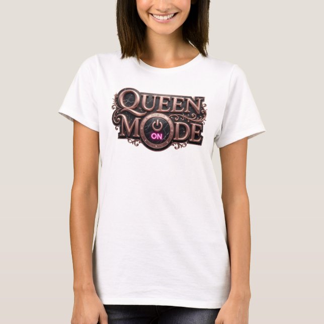 Chic Red QUEEN MODE-Shirt-Design T-Shirt (Vorderseite)