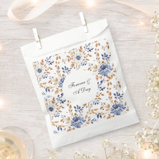 Chic Romantic Blue White Floral Wedding Geschenktütchen (Ausgeschnitten)