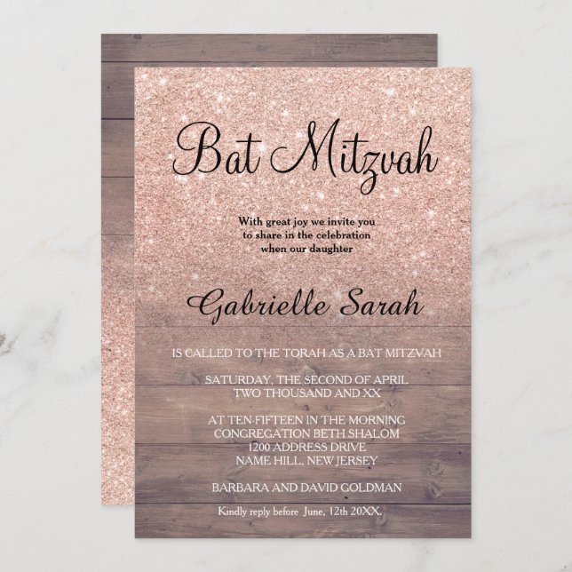 Chic Rose Gold Glitzer rustikales Holz Bat Mitzvah Einladung (Vorne/Hinten)