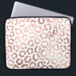 Chic Rose Gold Leopard Cheetah Animal Print Laptopschutzhülle<br><div class="desc">Dieses elegante und schicke Design ist perfekt für die moderne Mode. Es verfügt über ein Imitat gedruckt Rose Gold handgezeichnet Leopard/cheetah Safari Tierdruck auf einem einfachen weißen Hintergrund. Es ist hübsch, niedlich und trendig! ***WICHTIGE HINWEIS FÜR DESIGN: Für individuelle Designanfragen, wie z.B. passende Produktanfragen, Farbänderungen, Platzierungsänderungen oder andere Änderungswünsche, klicken...</div>