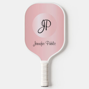 Chic Rose Gold Monogram Moderne elegante Vorlage Pickleball Schläger