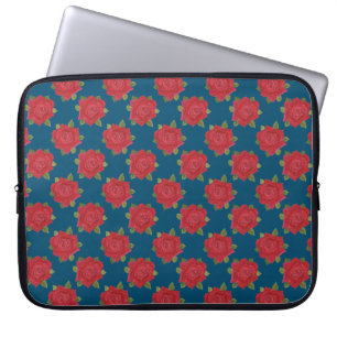 Chic Rote Rosen auf Blue Neopren Laptop Sleeve