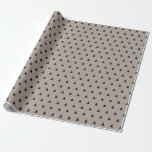 Chic Scandinavian Style Christmas Pine Earth Ton Geschenkpapier<br><div class="desc">Lassen Sie sich von unseren Geschenken in skandinavischem Stil verzaubern. Dieses einzigartige Verpackungspapier zeichnet sich durch ein einfarbiges schwarzes Muster von Pinienbäumen auf einem neutralen braunen Erdton aus und schafft so ein modernes und minimalistisches Design. Ideal für diejenigen, die die Schlichtheit und Eleganz des skandinavischen Stils schätzen, fügt dieses Packpapier...</div>