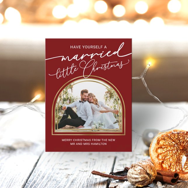 Chic Script Arch Holiday Wedding Ankündigung (Von Creator hochgeladen)