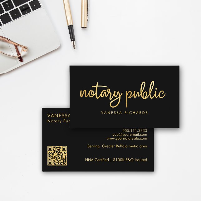 Chic Script Black & Gold Notary Name Modern QR Visitenkarte (Von Creator hochgeladen)