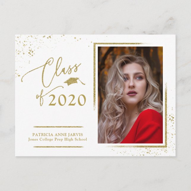 Chic Script Grad Ankündigung Festive Gold Glitzer Postkarte (Vorderseite)