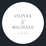 Chic Script Minimalistisch Wedding Runder Aufkleber<br><div class="desc">Fügen Sie Ihren Gastgeschenke Hochzeiten, Umschlägen oder Verpackungen eine persönliche und elegante Touch mit diesem minimalistischen Rundaufkleber mit Ihrem individuelle Name in einem anmutigen Script-Schriftart hinzu. Dieses klassische Schwarz-Weiß-Design ergänzt ein modernes und zeitloses Hochzeitsthema und verbindet sich wunderbar mit jedem Teil Ihres Festes. Ideal zum Abdichten von Umschlägen, zur Kennzeichnung...</div>