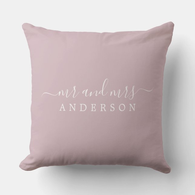 Chic Script Mr. Pastel Lila Newlywed Monogram Kissen (Vorderseite)