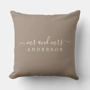Chic Script Mr. Taupe Newlywed Monogram Kissen