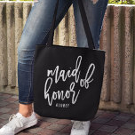 Chic Script-Personalisierte Trauzeugin<br><div class="desc">Geben Sie Ihrer Trauzeugin mit dieser super niedlichen personalisierten Tasche! Das moderne Schwarz-Weiß-Design bietet "Trauzeugin" in der Schrift-Schrift mit weißem Schriftzeichen auf schwarzem Hintergrund. Passen Sie den Namen Ihrer Trauzeugin mithilfe des bereitgestellten Vorlagenfelds einfach an.</div>