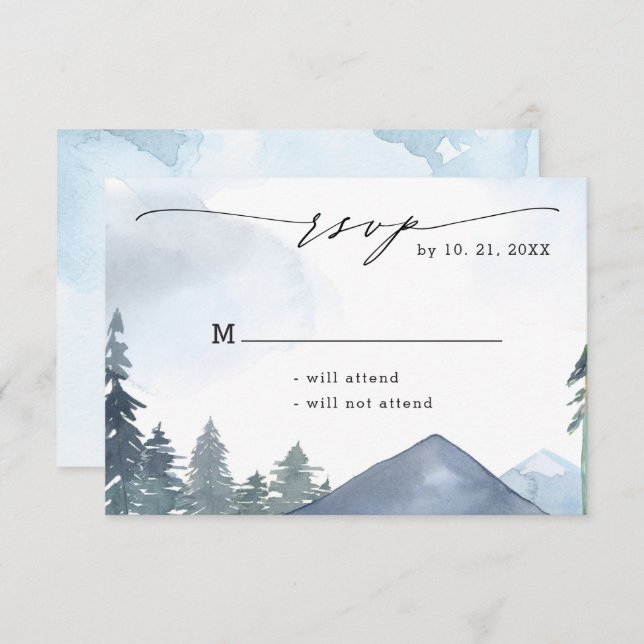 Chic Script Slate Blue Mountains Forest Wedding RSVP Karte (Vorne/Hinten)