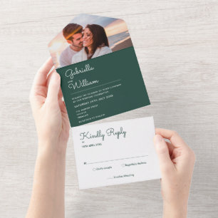 Chic Script Smaragdgrün Monogramm Foto Hochzeit All In One Einladung