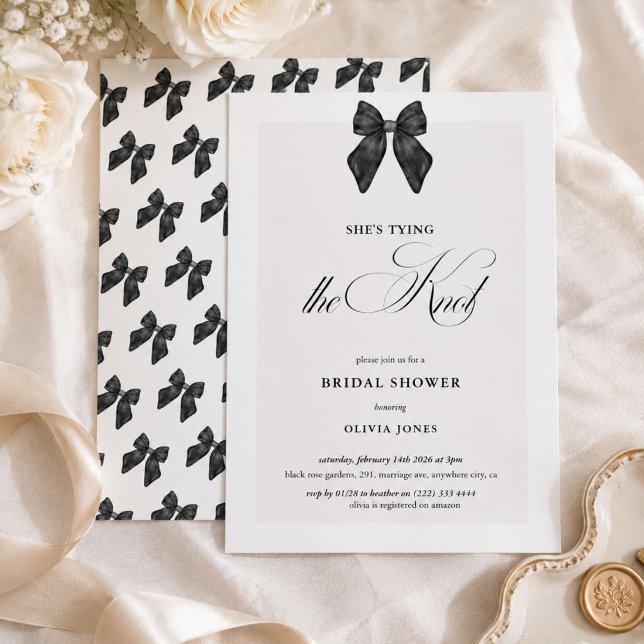 Chic 'She's The Knot Black Bow Brautparty Einladung (Von Creator hochgeladen)