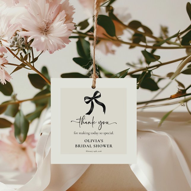 Chic She's The Knot Black Bow Brautparty Geschenkanhänger (Von Creator hochgeladen)