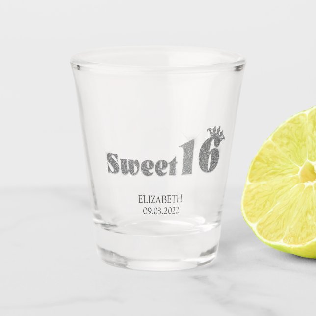 Chic Silver Glitzer Tiara Sweet 16 Schnapsglas (Vorderseite)
