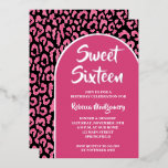 Chic Sweet 16 Leopard Print Birthday Silver Folieneinladung<br><div class="desc">Feiern Sie 16 . Geburtstag Geburtstagsklima mit stilvollen Einladungen mit Ihren Party-Details in weißer Schrift und 16 . Geburtstag in echter Silberfolie auf heiß rosa auf einem schicken rosa und schwarzen Leopardenhintergrund. Diese Einladung wird professionell auf hochwertigem Papier gedruckt. PASSENDE Artikel in unserer Sammlung.</div>