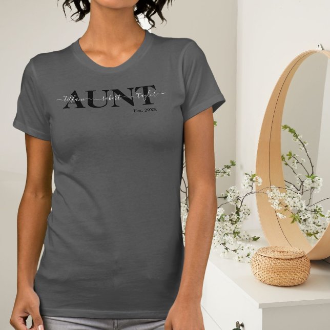 Chic Tante mit Kids Names Year T - Shirt (Von Creator hochgeladen)