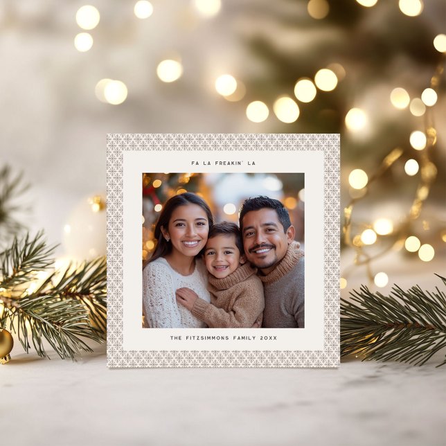 Chic Taupe & White Snowflake Foto Weihnachtskarte Karte (Neutral Snowflake Modern Square Christmas Card)