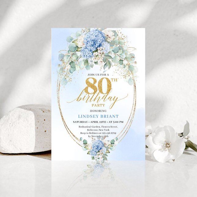 Chic Timeless Blue Hydrangea Floral 80th Birthday Einladung (Chic Timeless Blue Hydrangea Floral 80th Birthday Invitation )